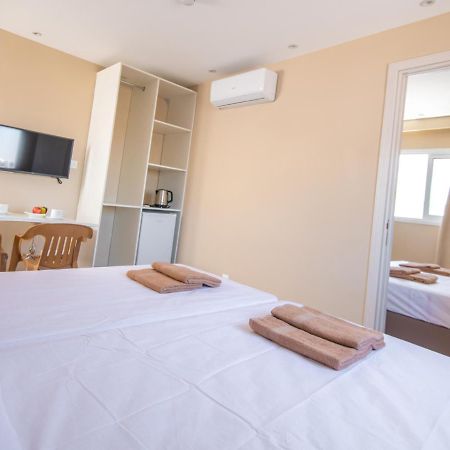 Marisa Napa Suites アヤナパ エクステリア 写真