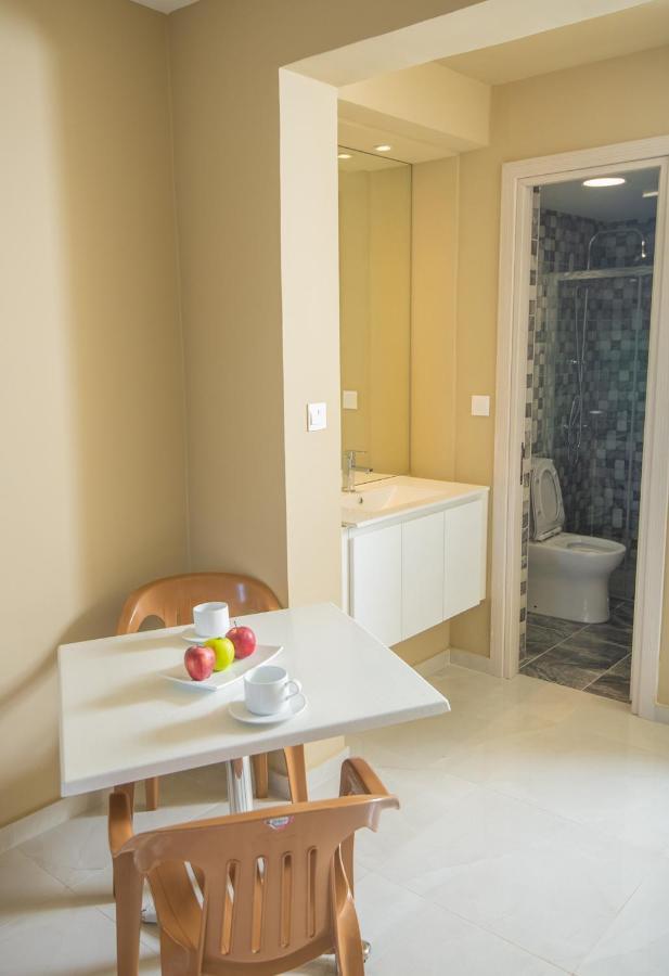 Marisa Napa Suites アヤナパ エクステリア 写真
