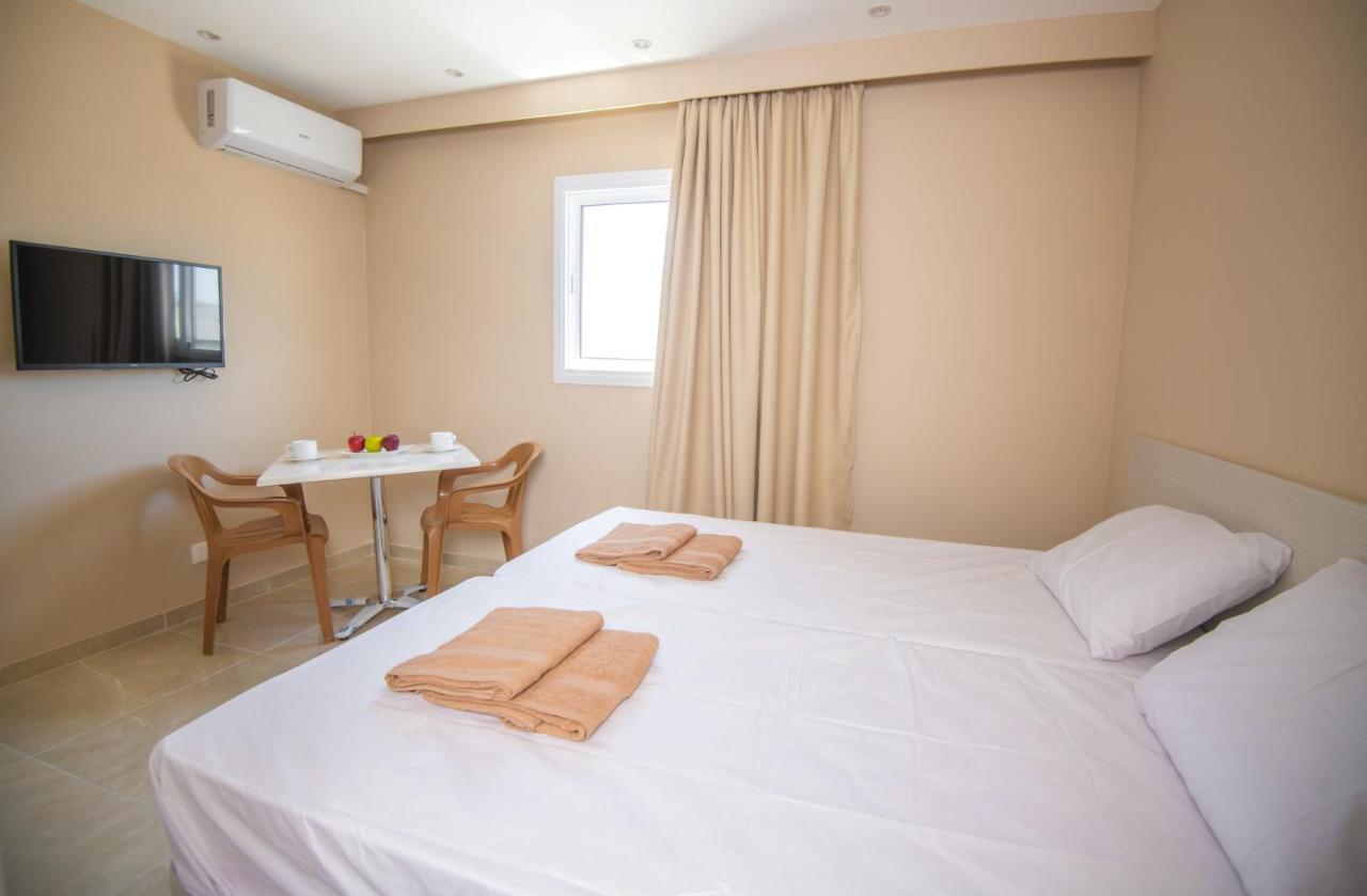 Marisa Napa Suites アヤナパ エクステリア 写真