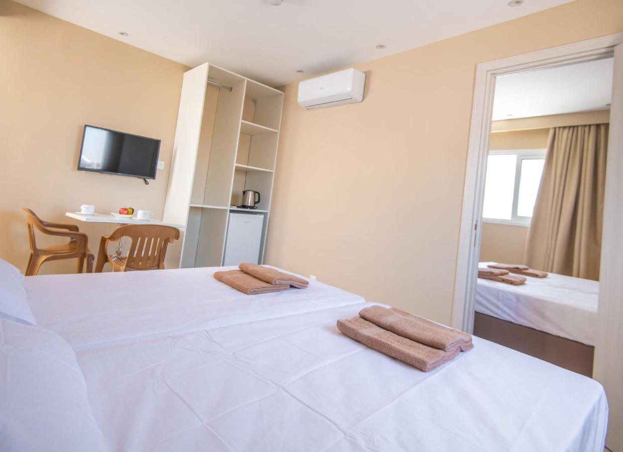 Marisa Napa Suites アヤナパ エクステリア 写真