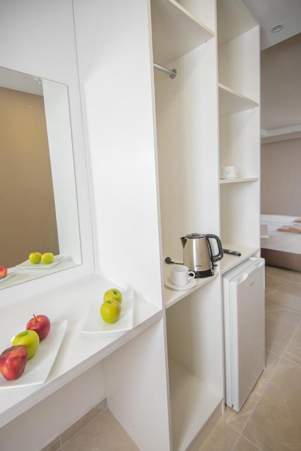 Marisa Napa Suites アヤナパ エクステリア 写真